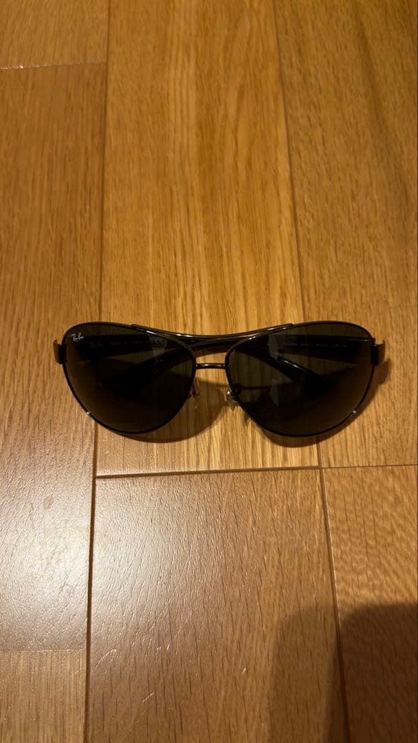 Ray-Ban アビエーター サングラス ブラック