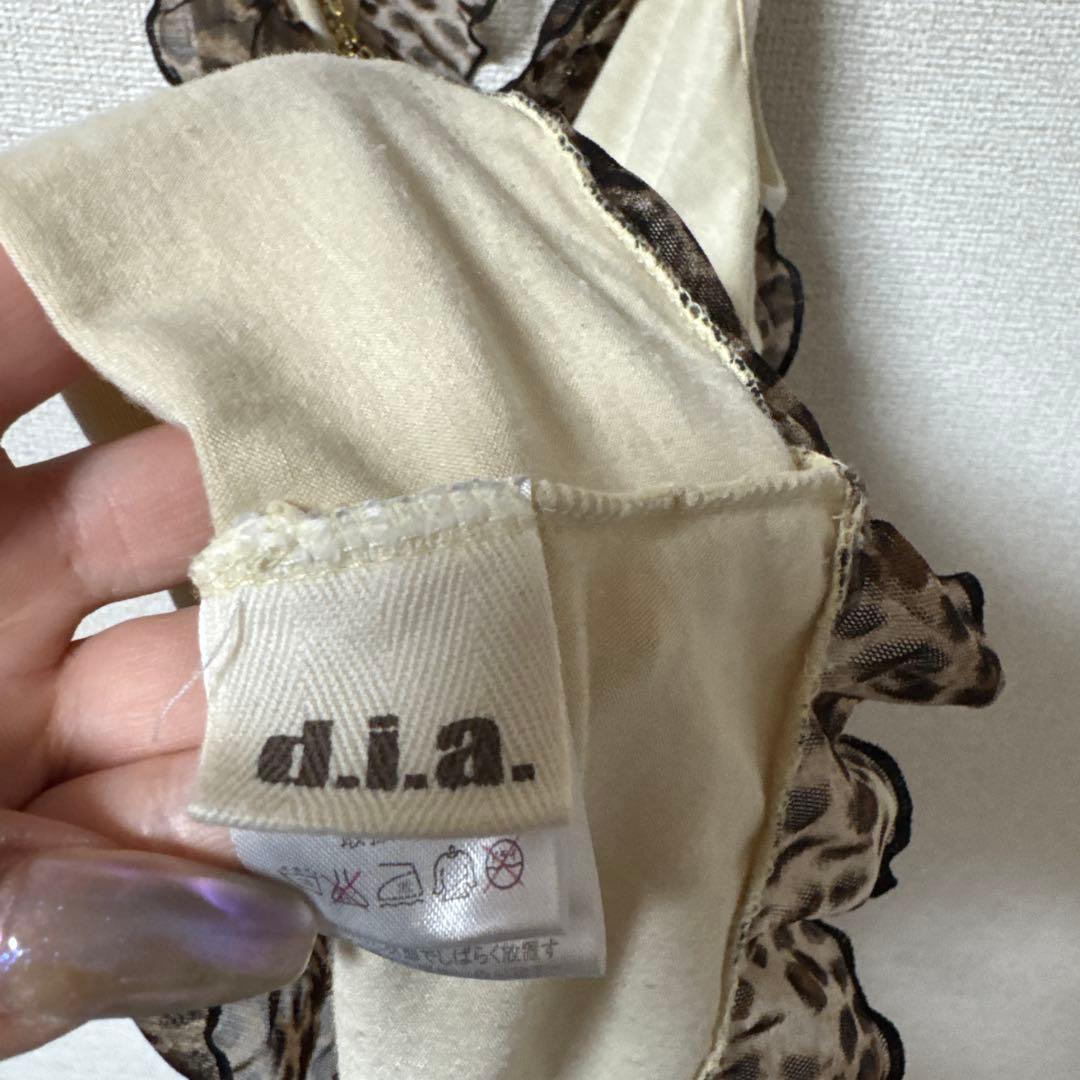 d.i.a 背中ガン開き即売トップス
