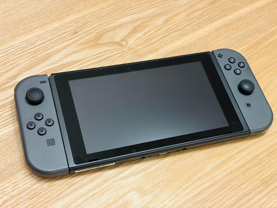 【新型】Nintendo Switch 本体 グレー＋Joy-Con充電グリップ