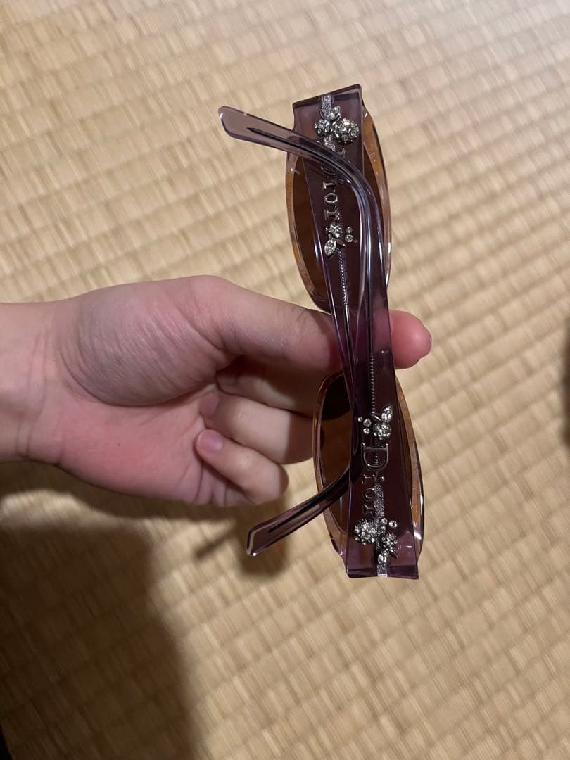 かわいいウサギ　Dior クリアピンク サングラス 装飾付き
