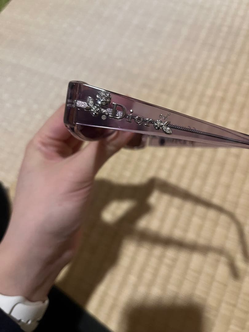 かわいいウサギ　Dior クリアピンク サングラス 装飾付き