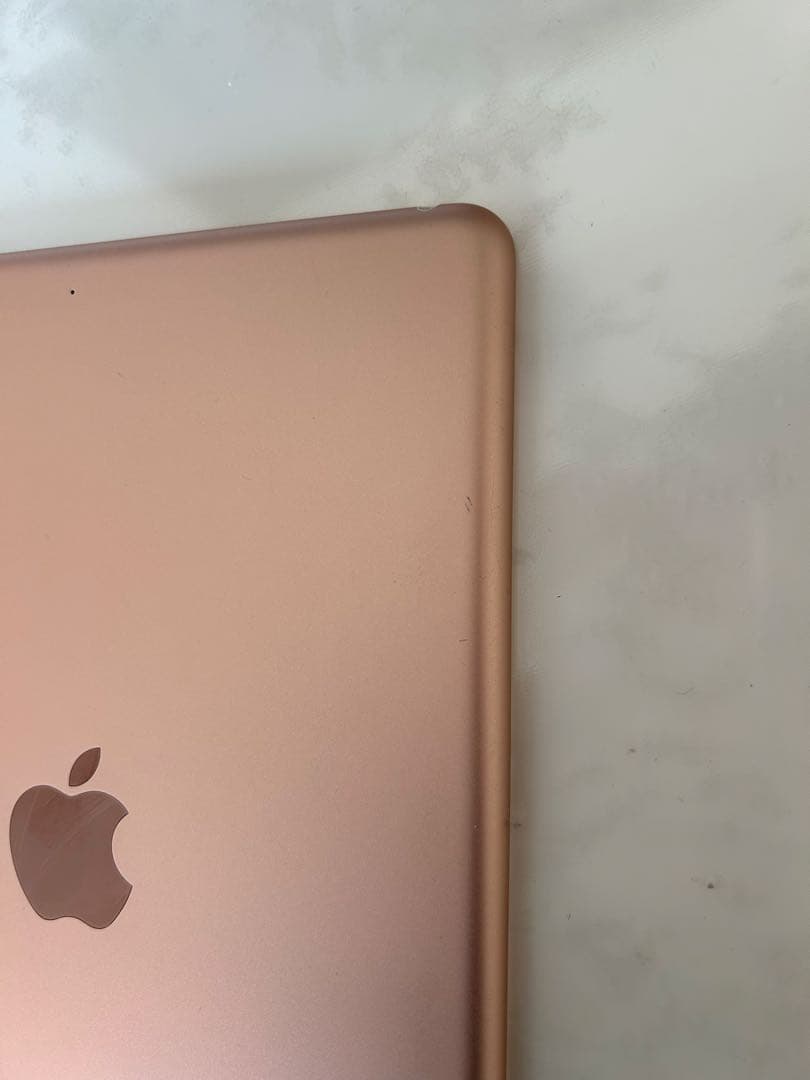 Apple iPad (第6世代) 9.7インチ 32GB ゴールド
