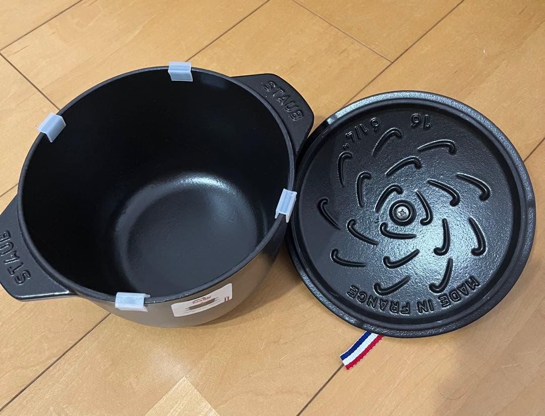 新品未使用 Staub ラ・ココットde GOHAN M 16cm ブラック