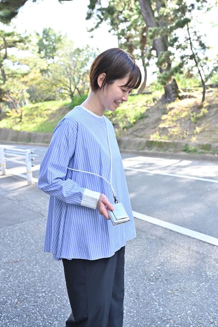 OUR  / アワーホーム ❤︎ 三つ折りレザー財布 ❤︎ シルバー【新品】