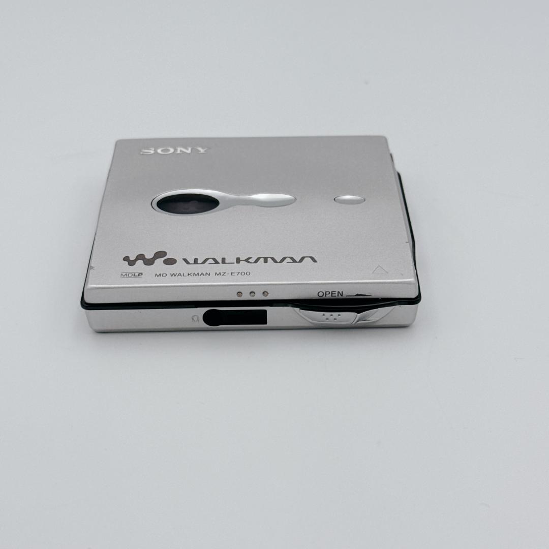 【概ね美品】SONY WALKMAN MDウォークマン MZ-E700 シルバー
