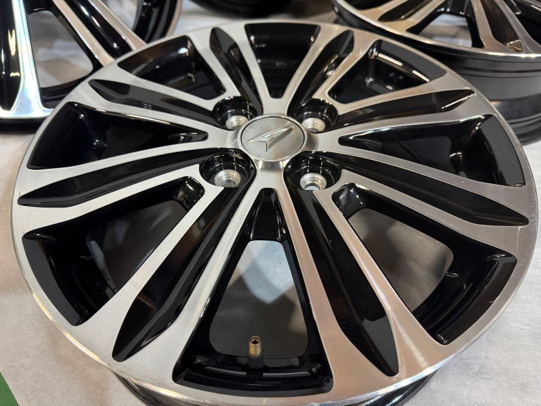 パパママ‼︎LA600S タントカスタム 純正 15インチ　ホイール　①