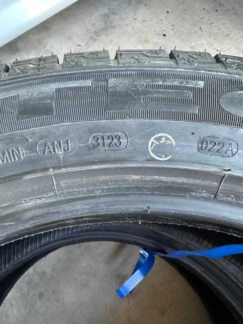 未使用 ケンダ ICETEC NEO KR36 235/50R18 スタッドレス