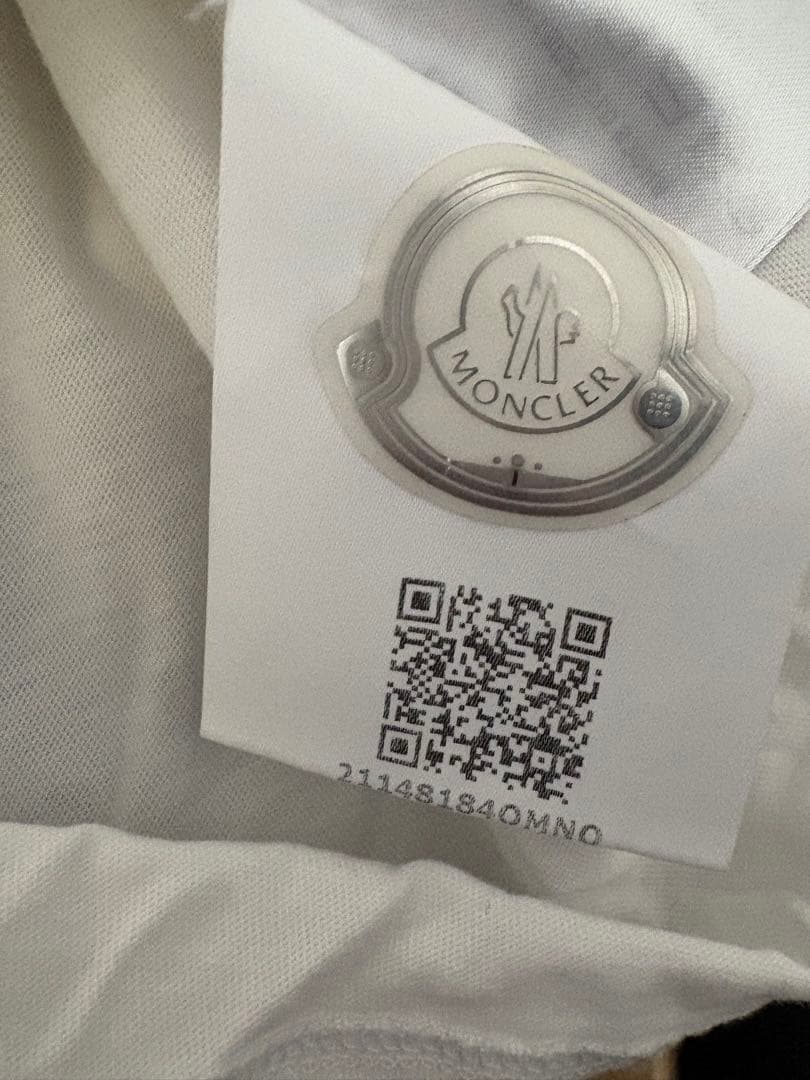MONCLER ホワイト Tシャツ Mサイズ