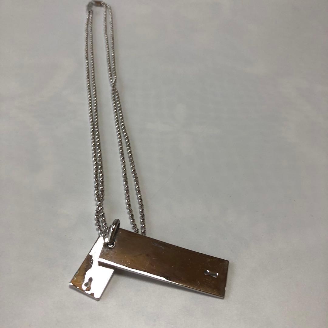 GUCCI シルバー タグ型ネックレス