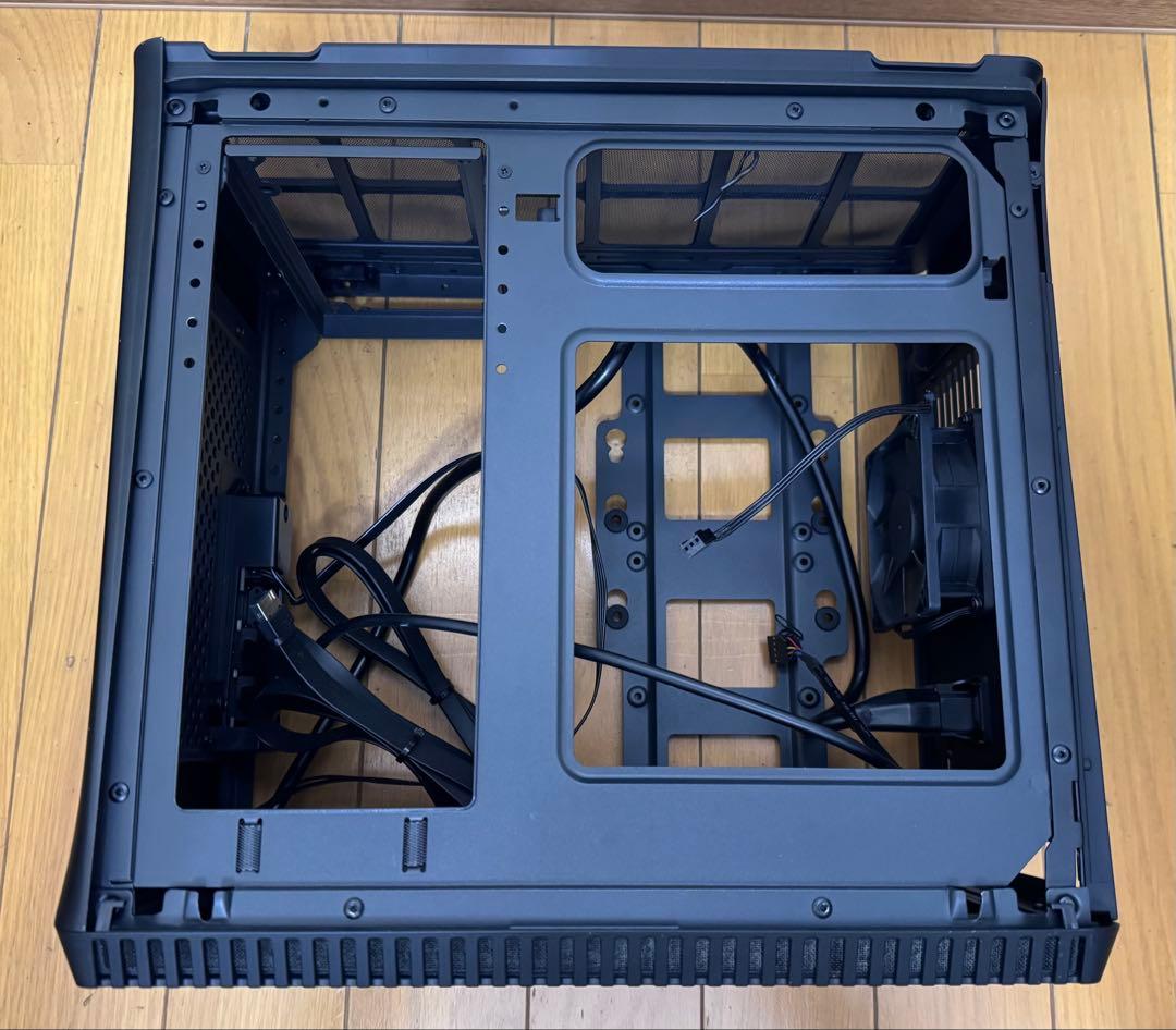 イ*ギ様 Fractal Design Era ITX Carbon ミニタワー