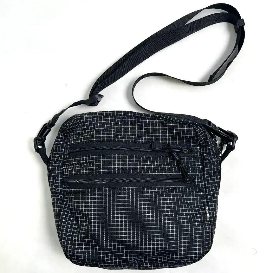 バッグ anytime anywhere SQUARE POUCH