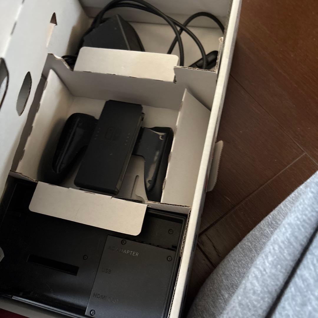 Nintendo Switch 本体　紫/黄色