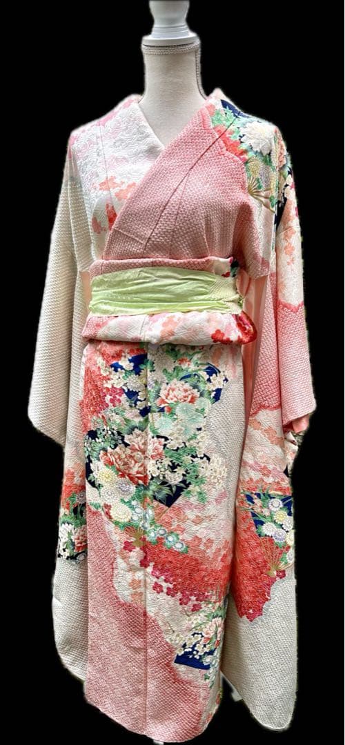 T 　最高級　絞り　花刺繍　花柄振袖 着物 ピンク系