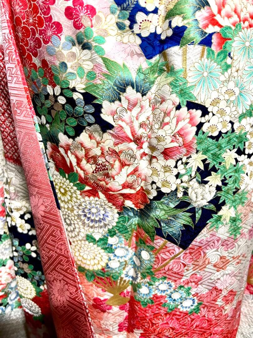 T 　最高級　絞り　花刺繍　花柄振袖 着物 ピンク系