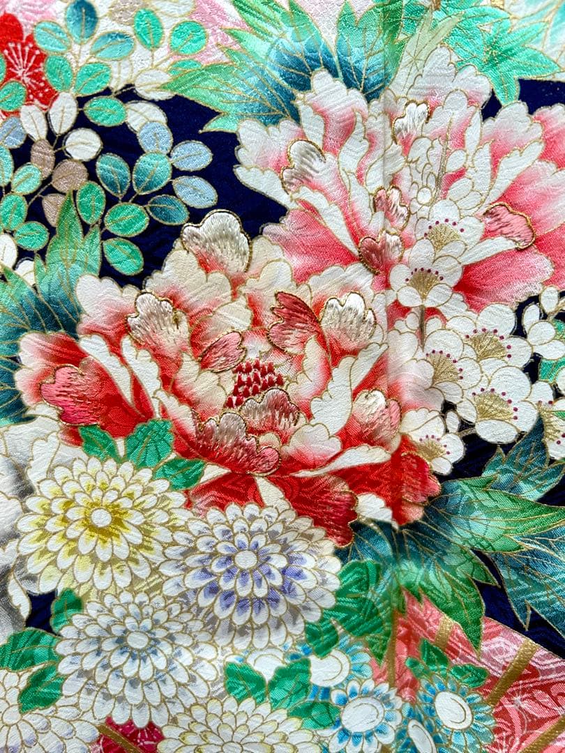 T 　最高級　絞り　花刺繍　花柄振袖 着物 ピンク系