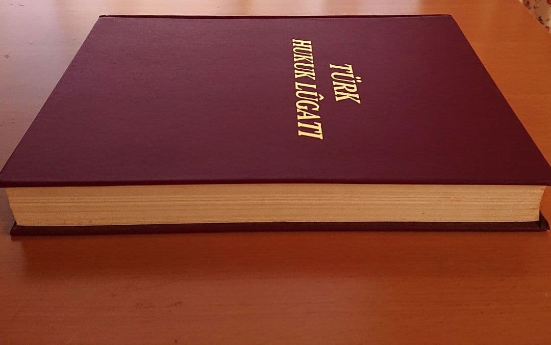 トルコ法律用語辞典　トルコ語　ドイツ語　フランス語　英語　ラテン語