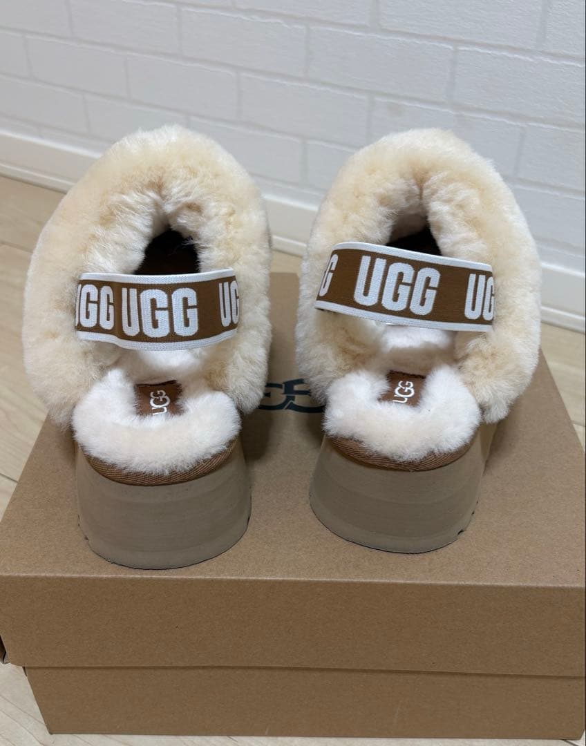【UGG】FUNKETTE ファンケット　23センチ　ストラップ　厚底