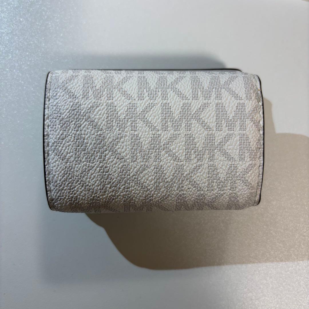 〈正規品・新品〉MICHAEL KORS 三つ折り財布 ホワイト