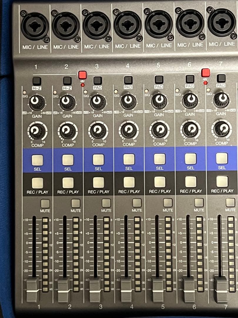 即発送 zoom L-12 専用ハードケース付き　動作に難あり