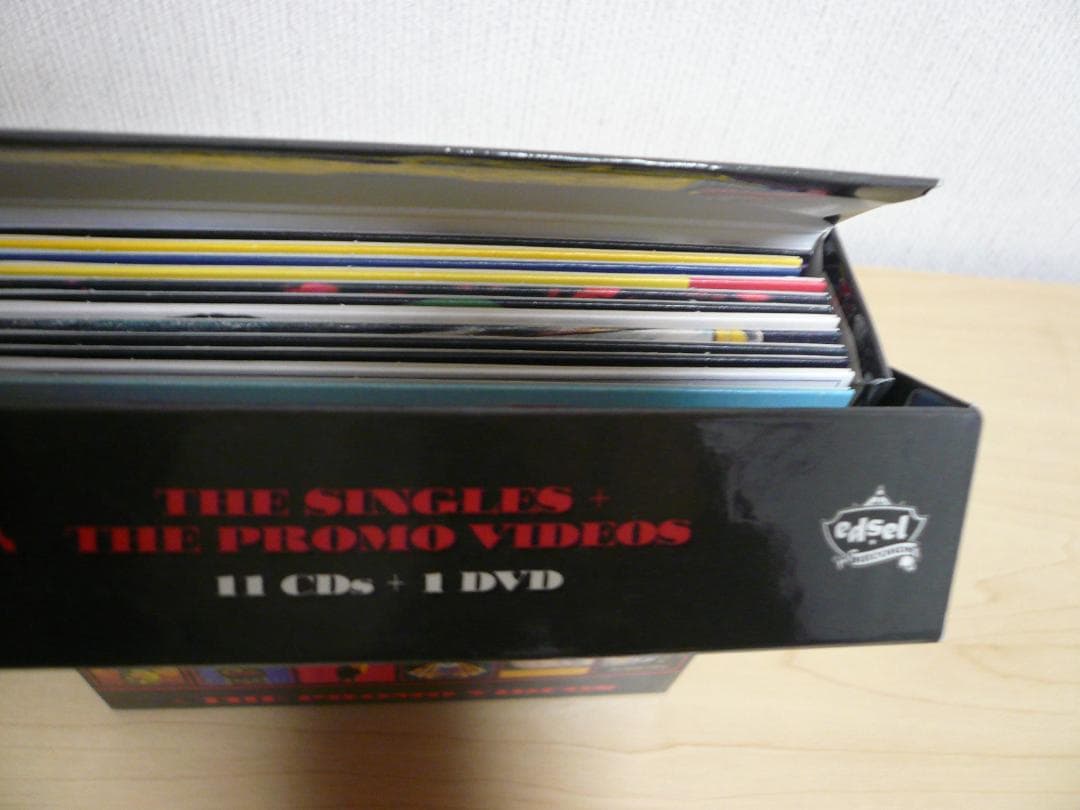 【紙ジャケ】GILLAN「THE SINGLES +P (11CDS+DVD）」