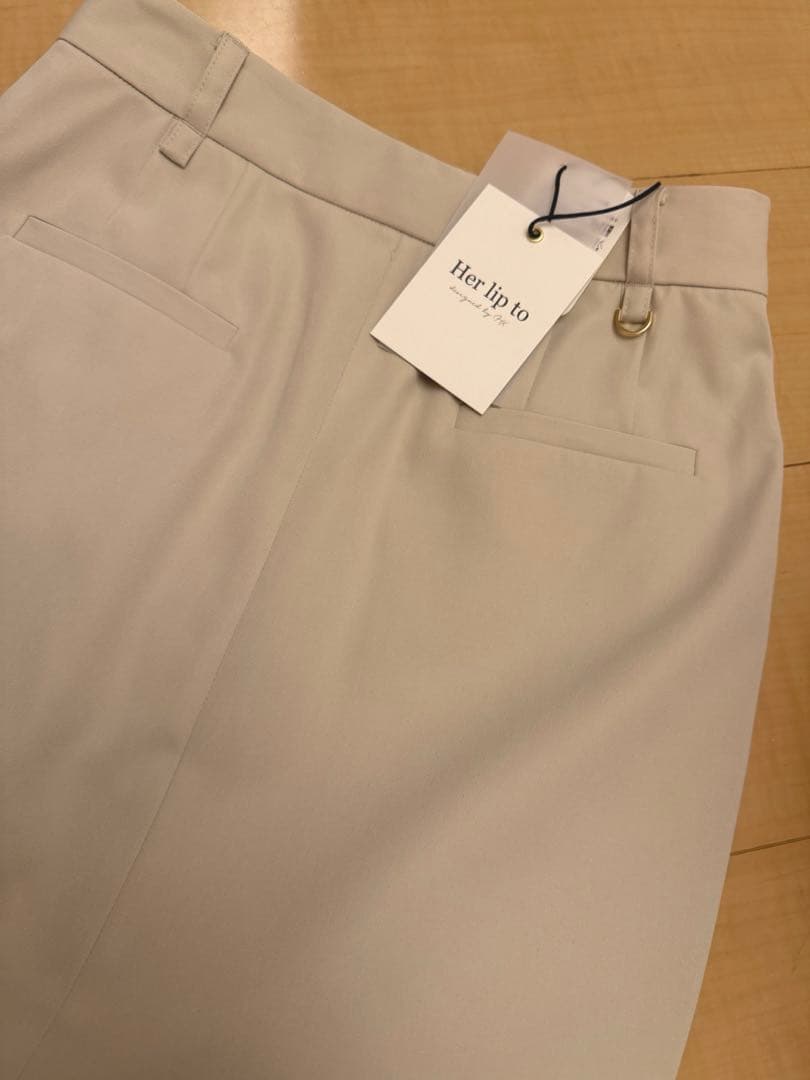 【定価以下】 Herlipto Front Slit Long Skirt