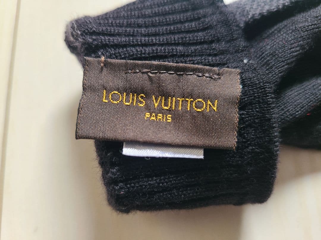 LOUIS VUITTON 黒 ニット手袋