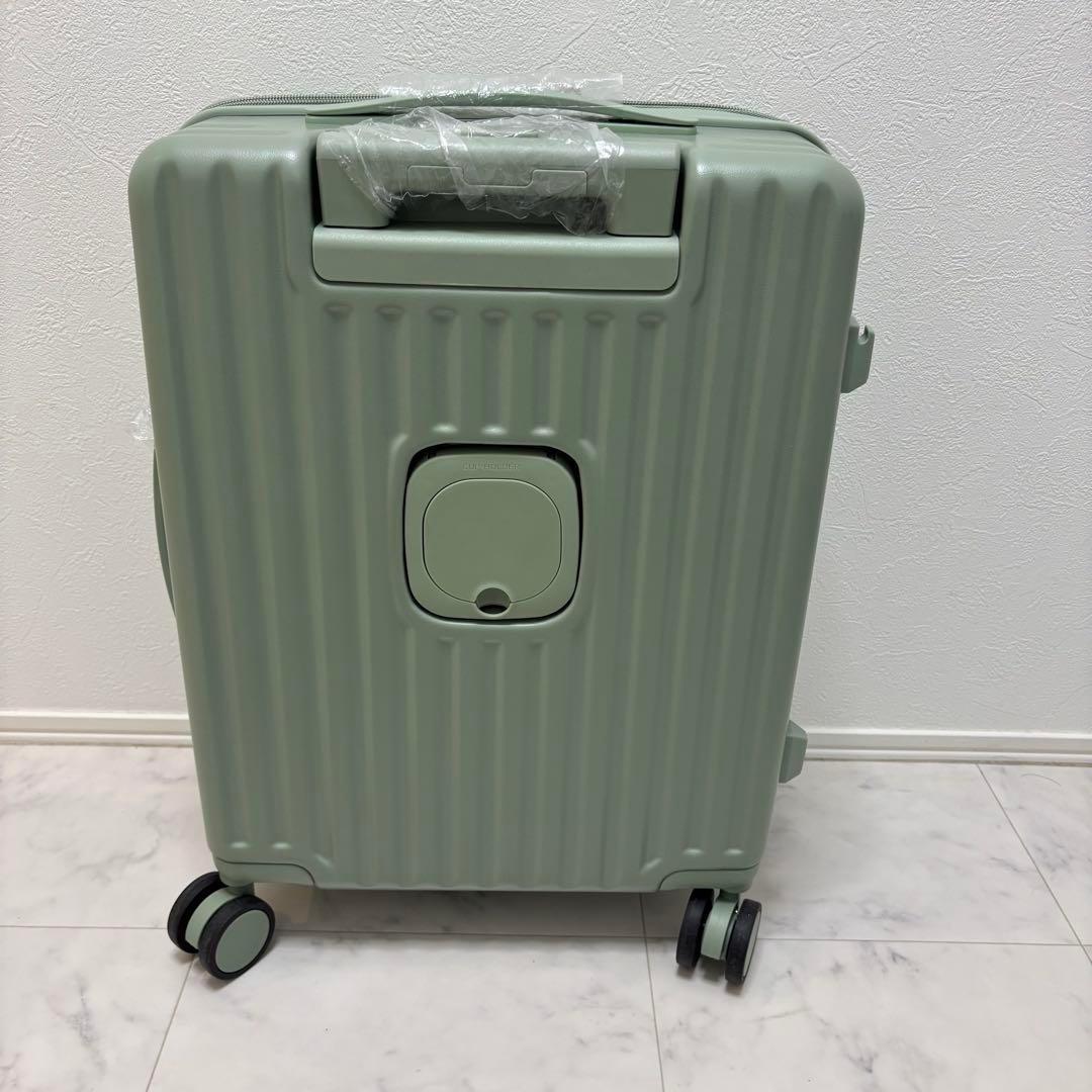 SNSで話題❣️新品⭐️機内持ち込み⭕️キャリーケース 38Lペールグリーン