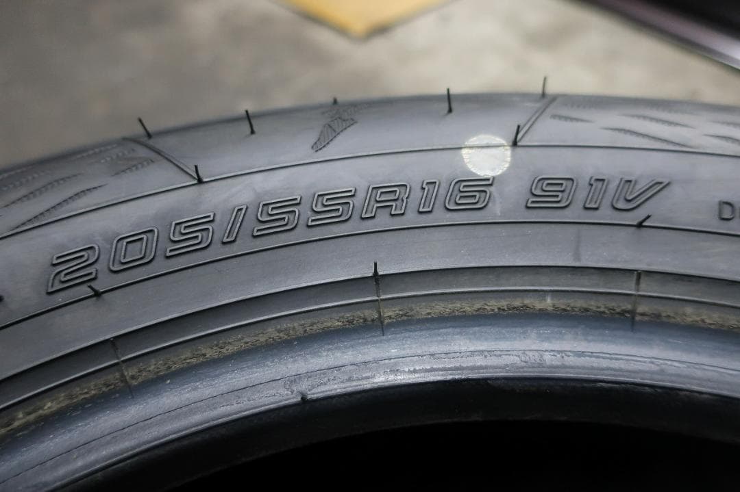 とんがりくん様送料込み　グッドイヤー　EG02　205/55R16　国産　4本