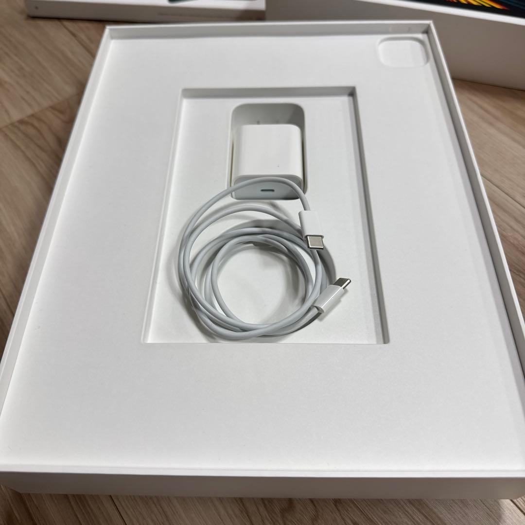 iPad Pro 12.9第5世代128GB Wi-Fi純正スマートフォリオ付
