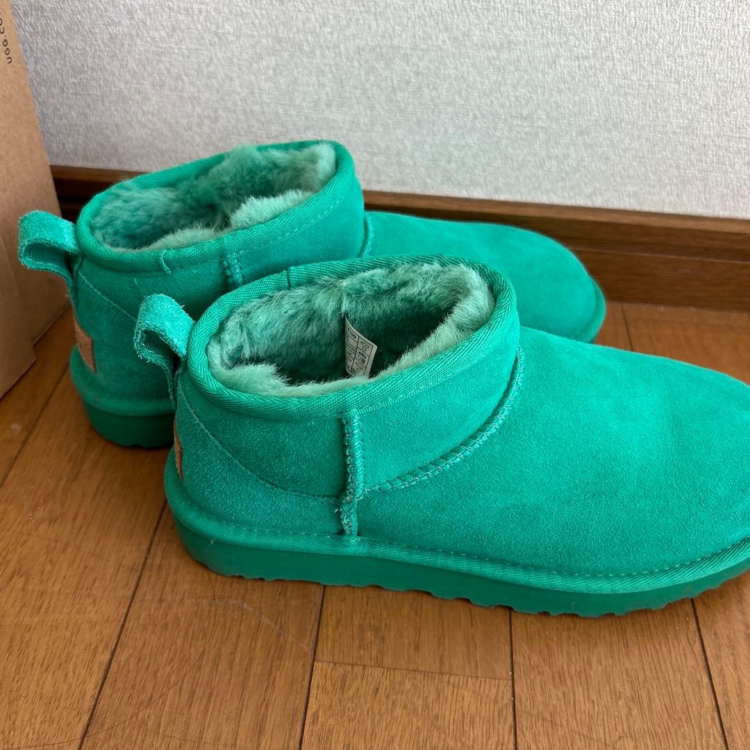 UGG ターコイズ ムートンブーツ