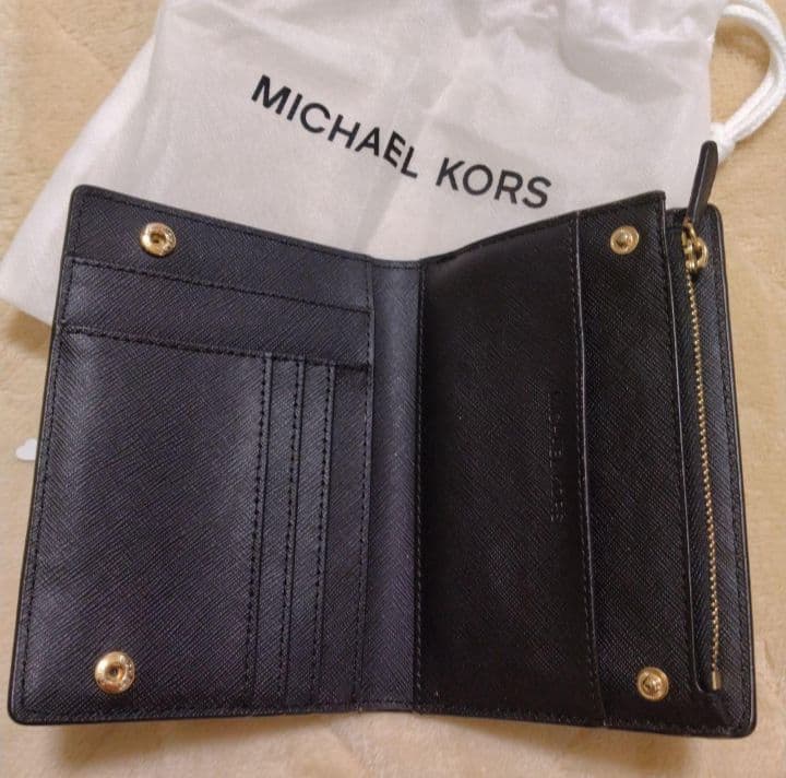 週末限定セール！ 【新品】MICHAEL KORS　財布＆パスケース　セット❢