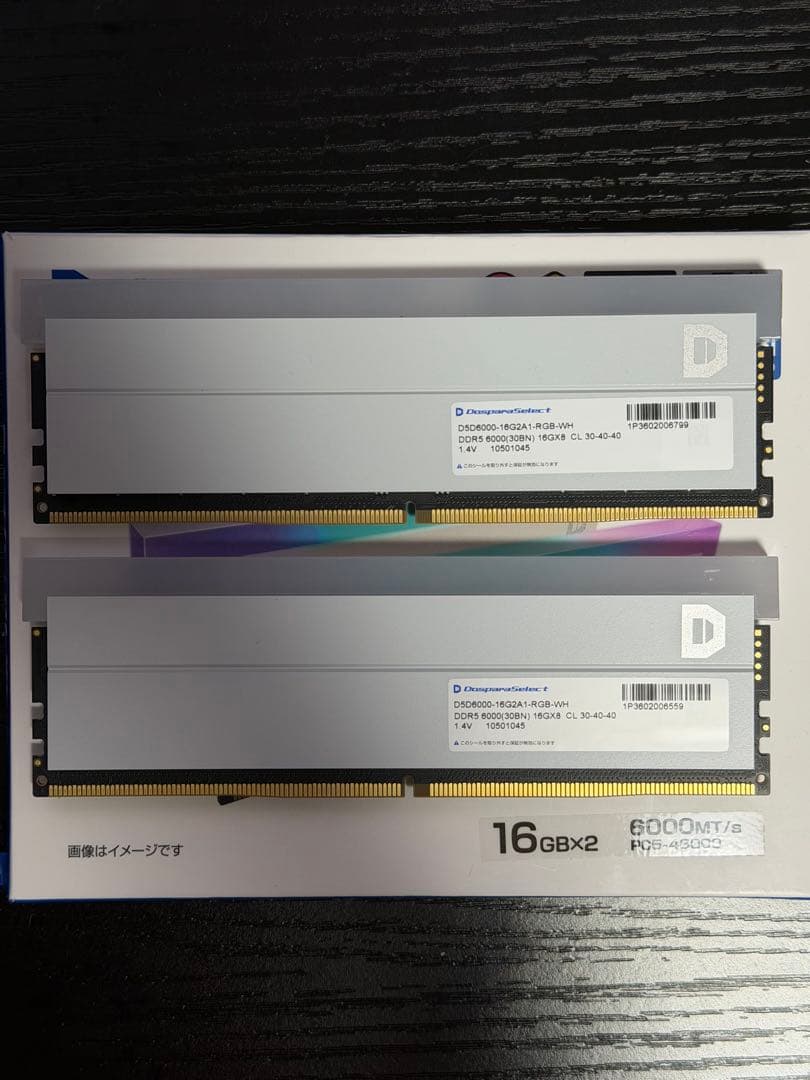 美品 DDR5-6000 CL30 32GB(16GBx2) 白