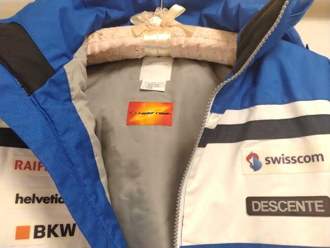 DESCENTE 子ども用スキーウェア 青と白