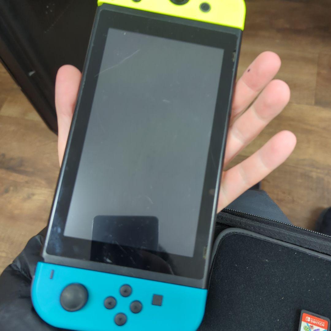 Nintendo Switch　ジャンク品　電源は入るだけ