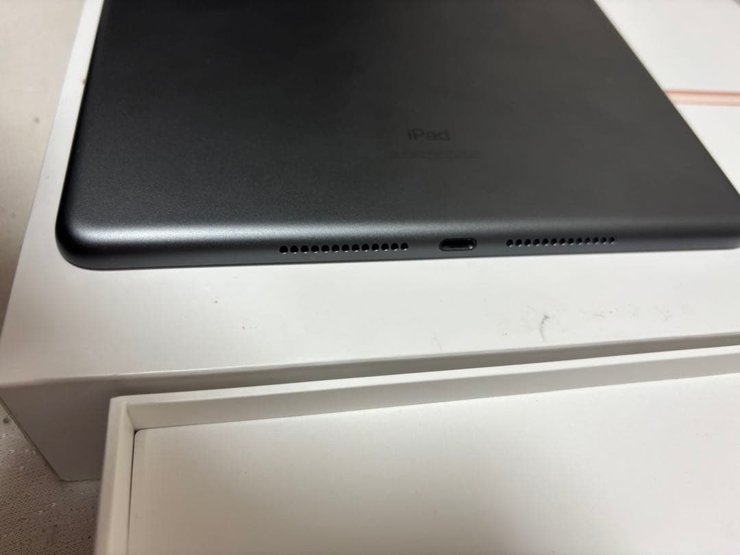 r*n様 Apple iPad (第7世代) 128GB バッテリー97%