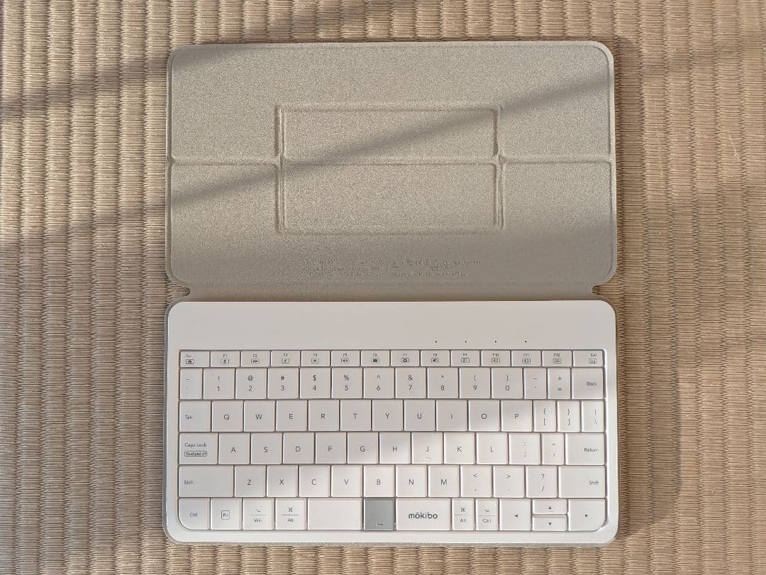MOKIBO Fusion Keyboard 2.0（ホワイト、トラックパッド）