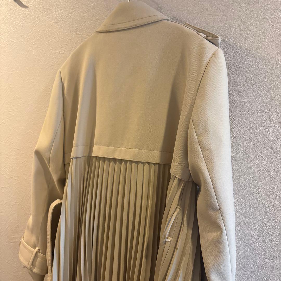 sandro ベージュプリーツトレンチコート