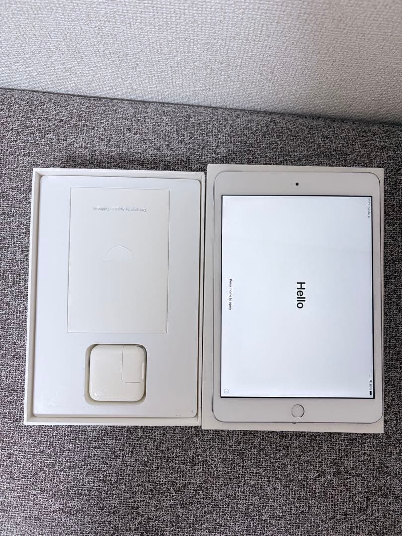 iPad シルバー 本体 充電器付き