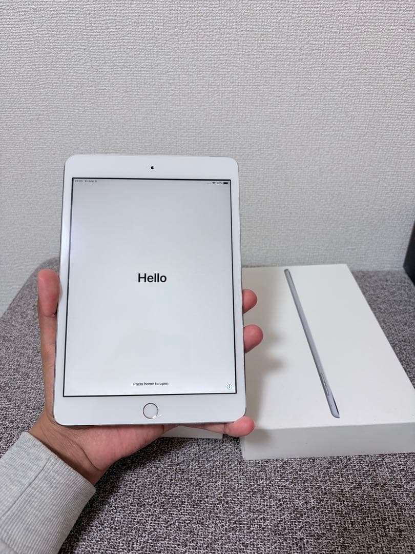 iPad シルバー 本体 充電器付き