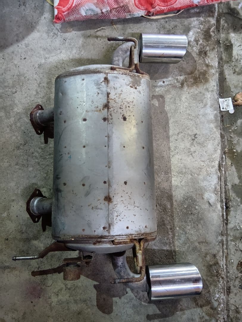 NISSAN　Ｖ３６スカイラインクーペ　純正マフラー