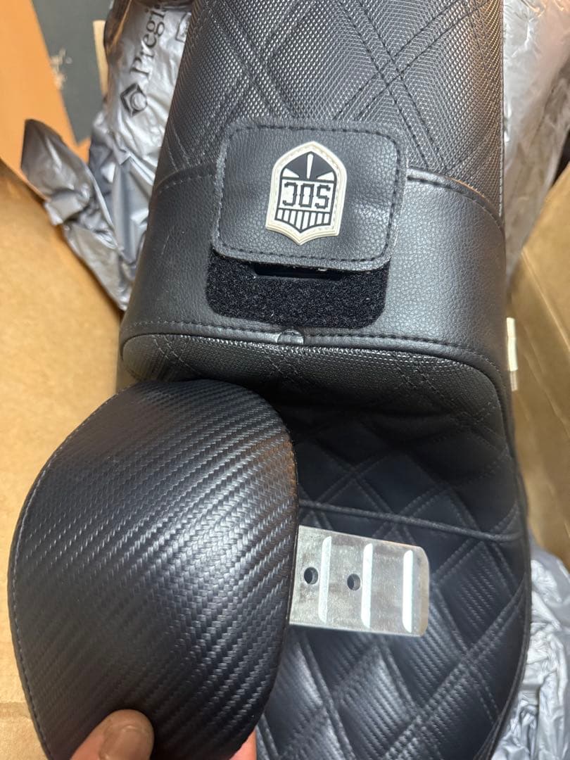 Saddlemen SDC パフォーマンスグリッパーシート
