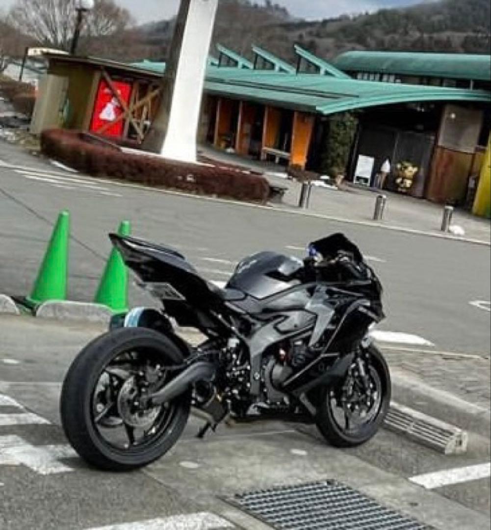ZX25R ウィンカー一体型テールランプ