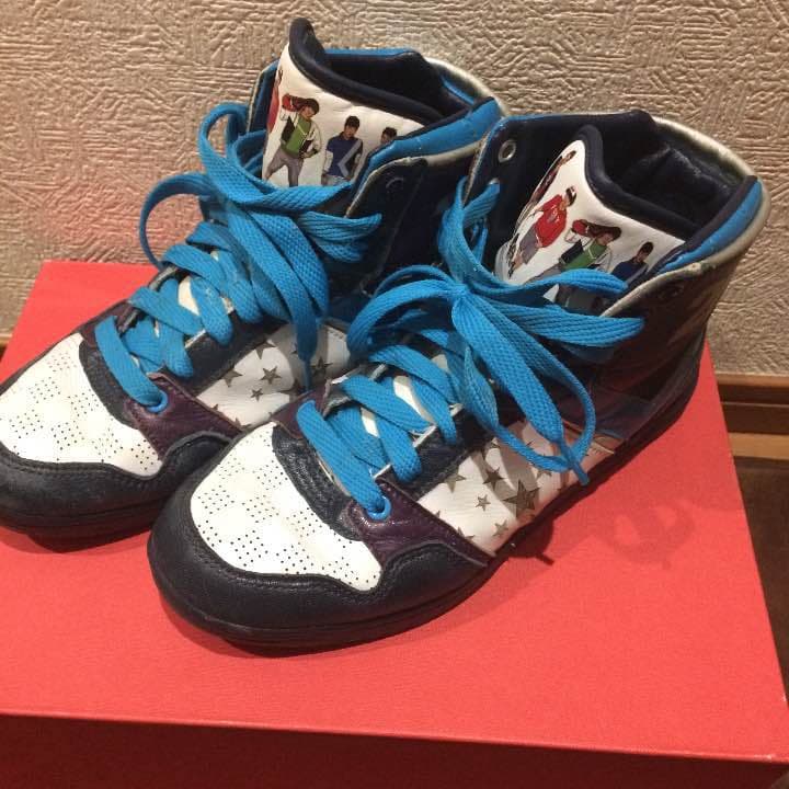 2pm スニーカー