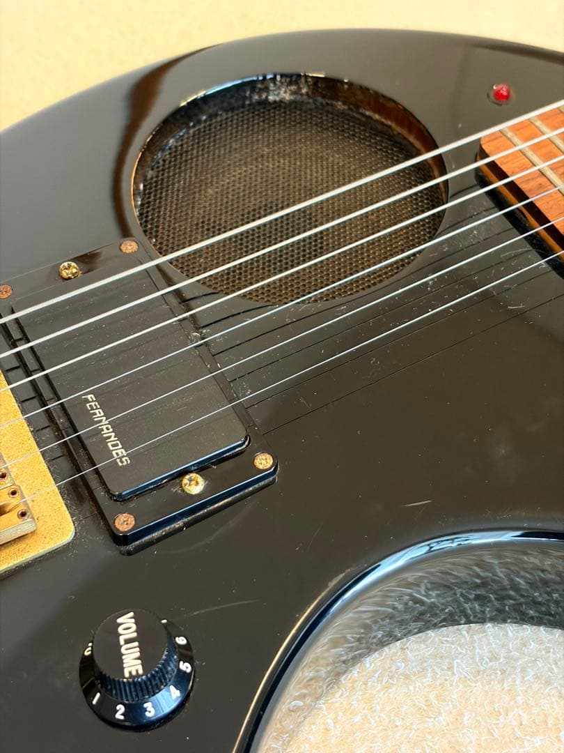 中古FERNANDES ZO-3 ゾーさん エレキギター　アンプから音出ます。