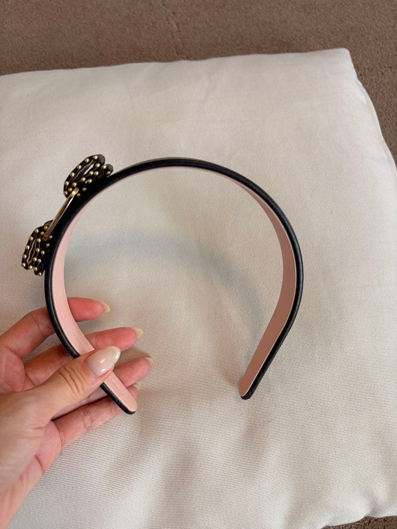 Ferragamo 黒 レザー ヘアバンド