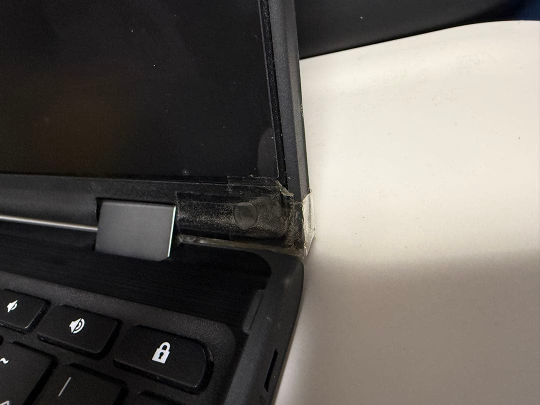 Lenovo 300e Chromebook 2nd gen 本体