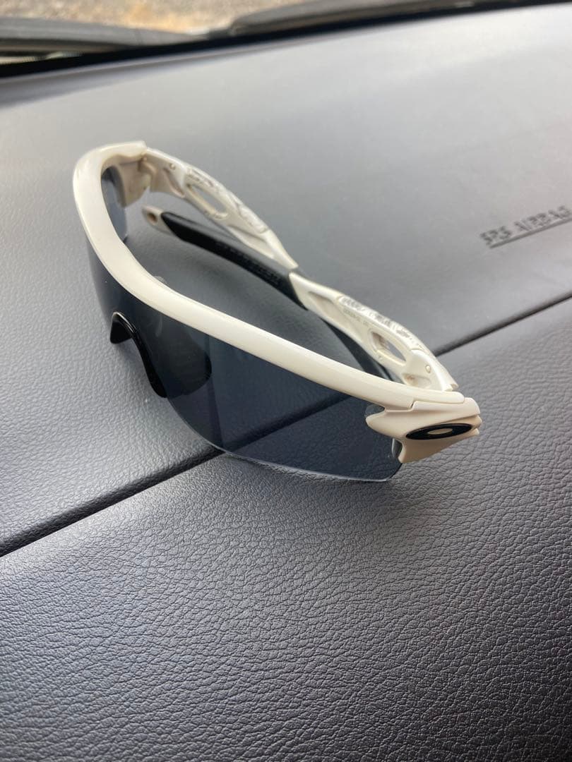 T*a様 Oakley スポーツサングラス ホワイト