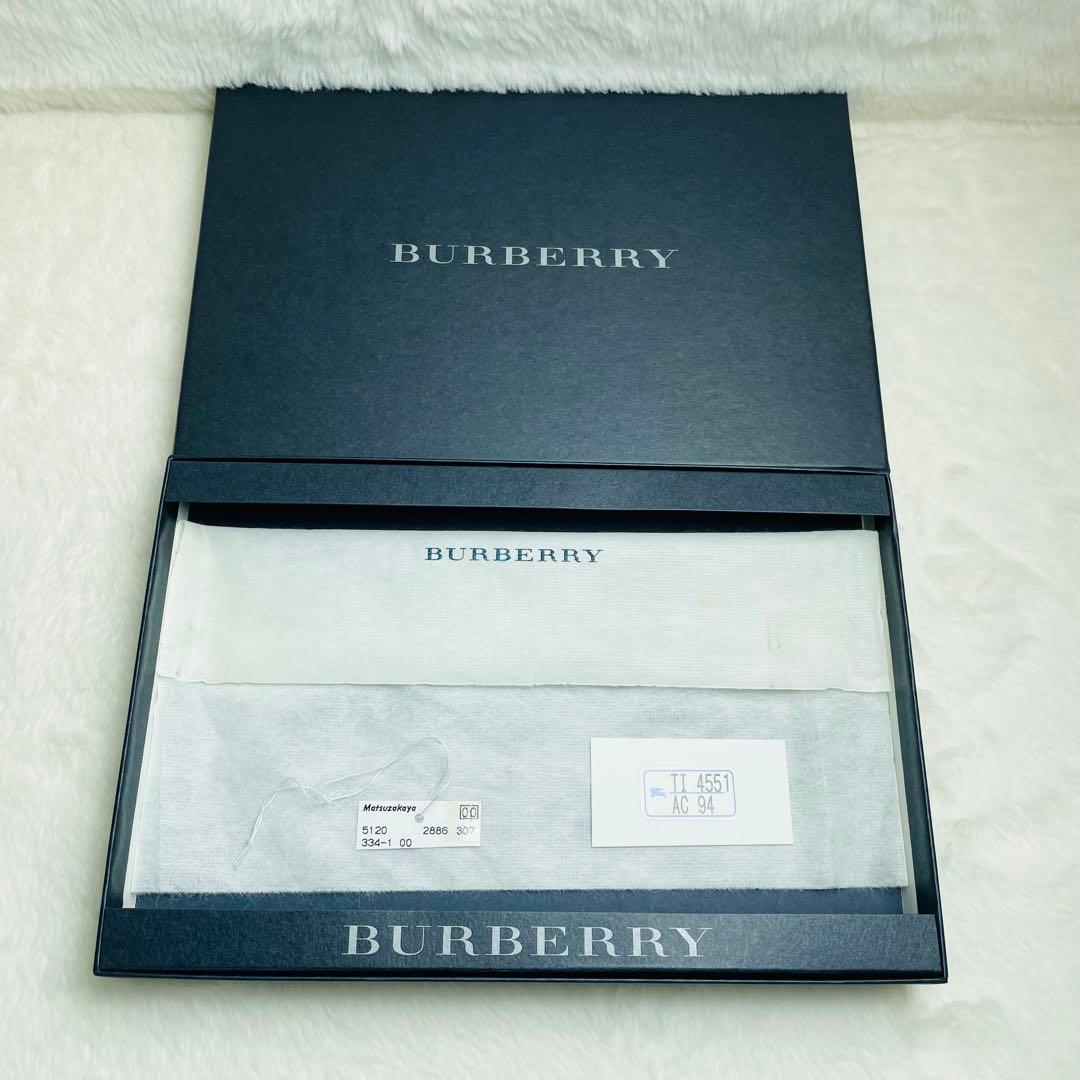 新品未使用箱付✨正規品BURBERRY 長財布　二つ折り　ノバチェック　おしゃれ