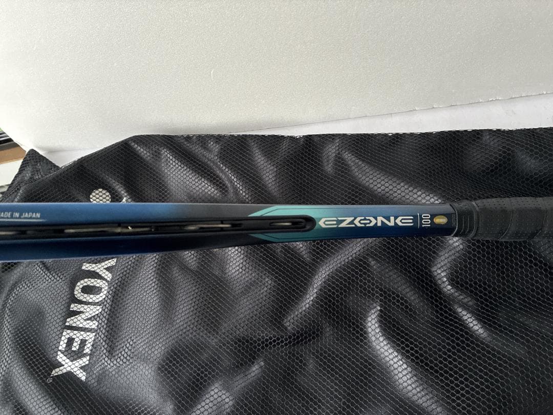 ⭐️美品⭐️YONEX EZONE100　2022 G2　ケース付