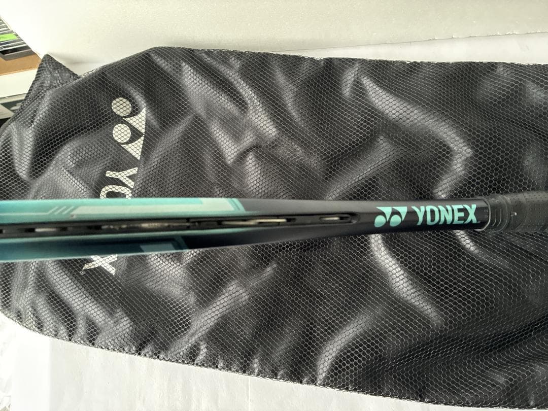 ⭐️美品⭐️YONEX EZONE100　2022 G2　ケース付